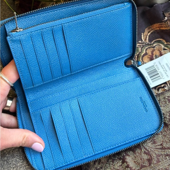 Authentic COACH 1941 crossgrain leather zip around phone card wallet - Picture 13 of 13